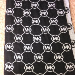 MK scarf
